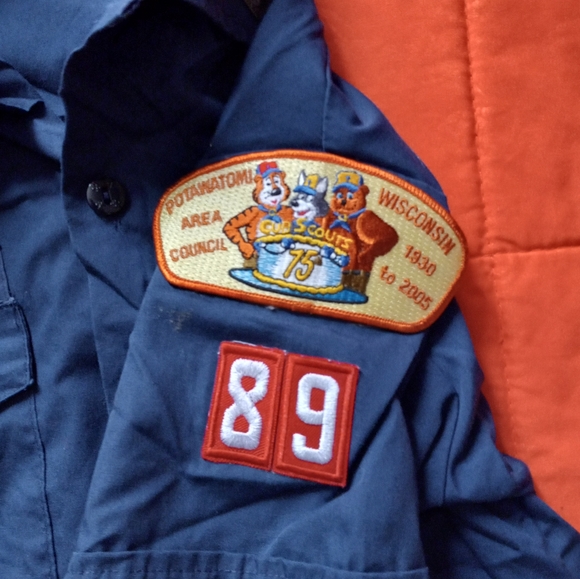 BOY SCOUTS OF AMERICA UNIFORM SHIRT WITH PATCHES, SIZE YOUTH MEDIUM Blue - Picture 6 of 6